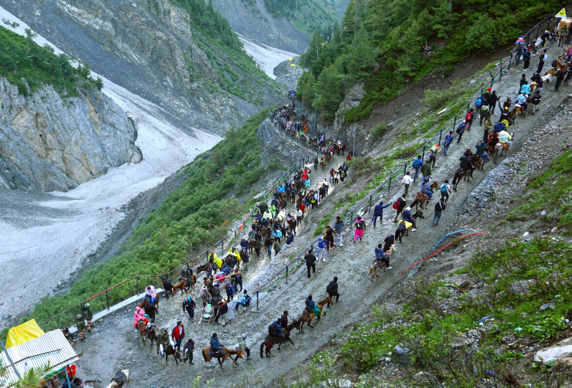 Heavy rain and bad weather in Amarnath, News Inside