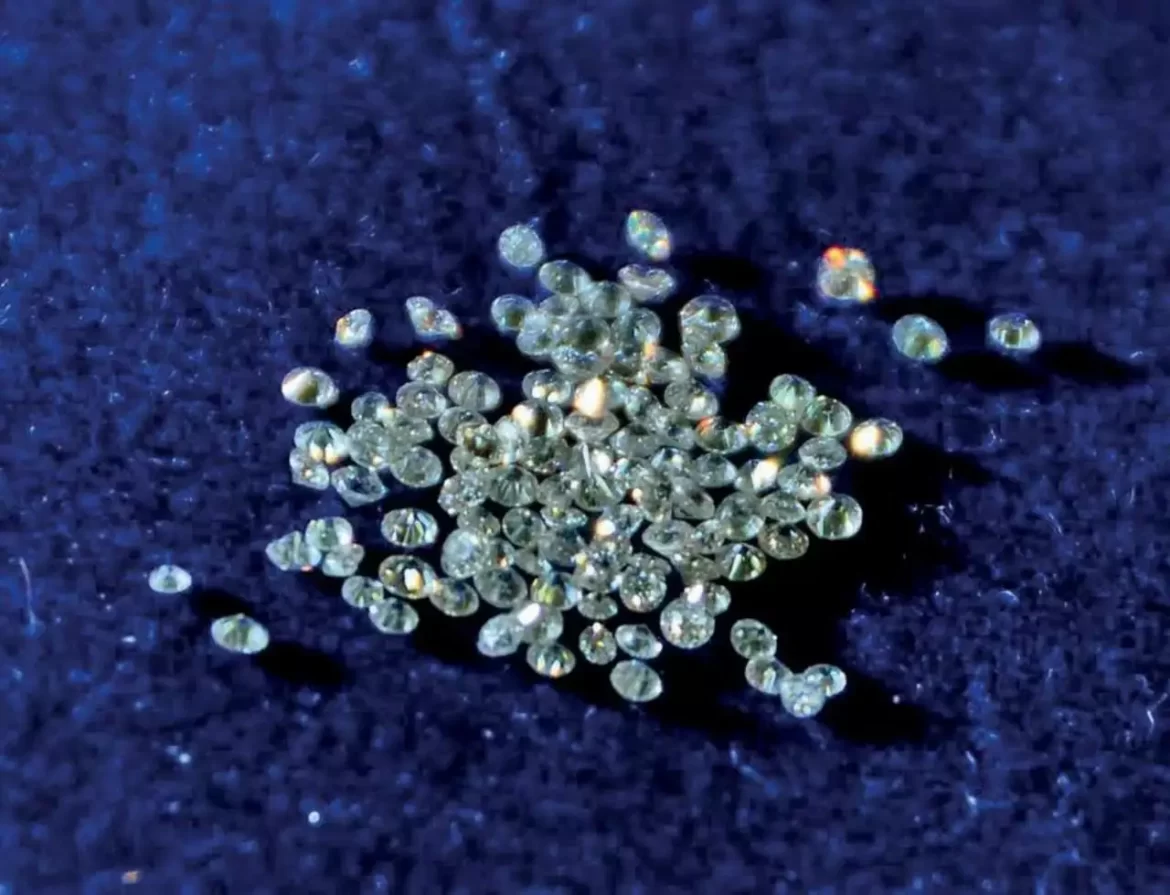 Diamond smuggling at Surat airport, News Inside