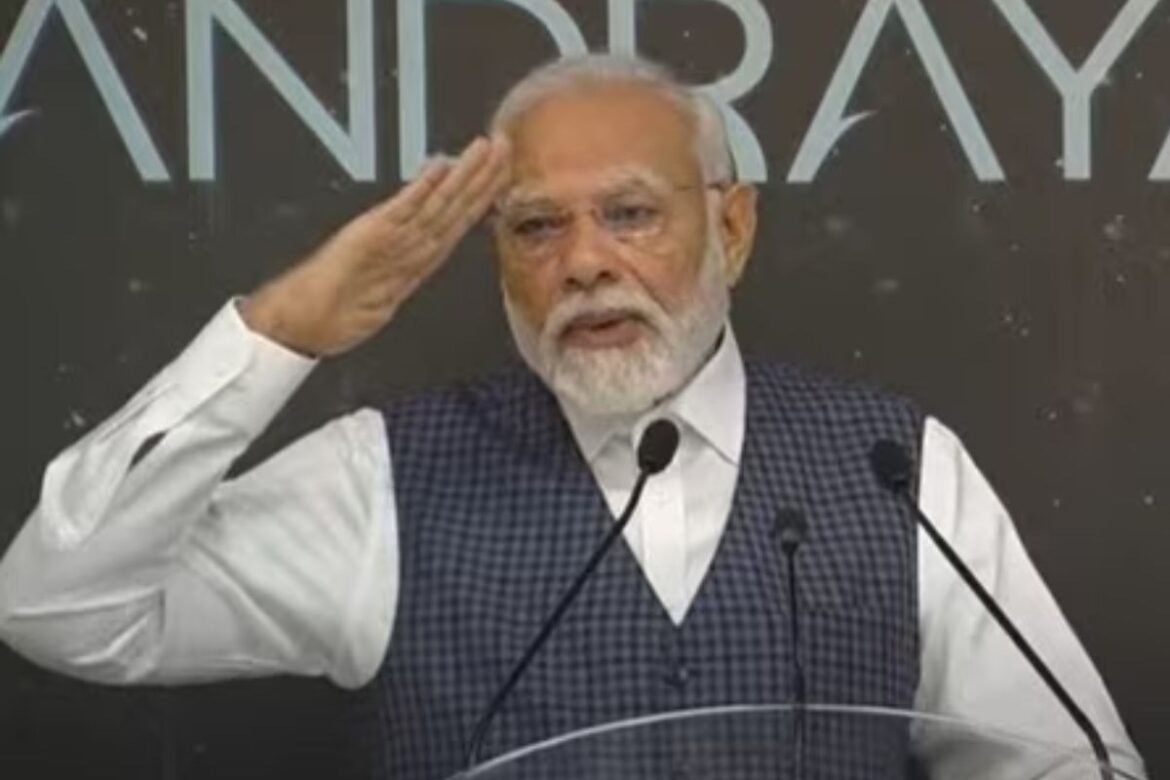 PM Modi visited ISRO campus today in Bengaluru, News Inside