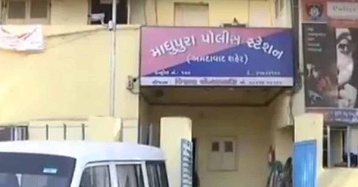 A 45-year-old man was killed in public in Madhupura, News Inside